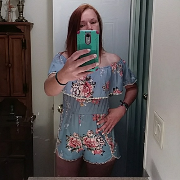 Off Shoulder Floral Print Romper - Picture 5 of 7
